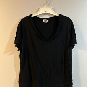 Old Navy Black V-Neck Short Sleeve Tee size medium